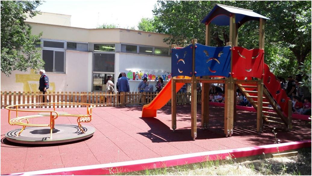 I BAMBINI DELLA SCUOLA DELLINFANZIA A. CAPITINI DI MOLFETTA PROGETTANO UNA ZONA PARCO, LAZIENDA PREDICT DI BARI FINANZIA LA REALIZZAZIONE