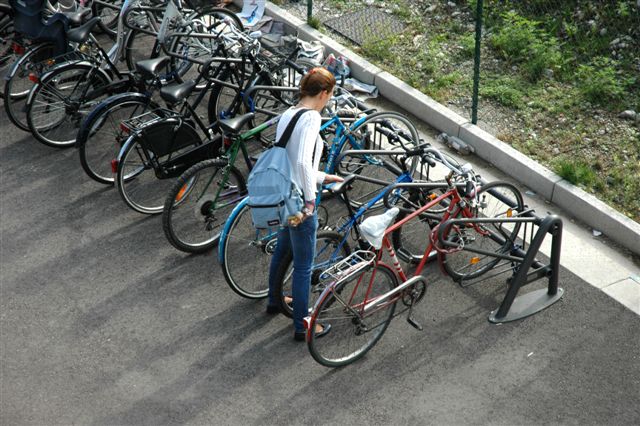 IL COMUNE DI MOLFETTA PROGETTA UNA VELOSTAZIONE OSSIA UN PARCHEGGIO PER BICICLETTE