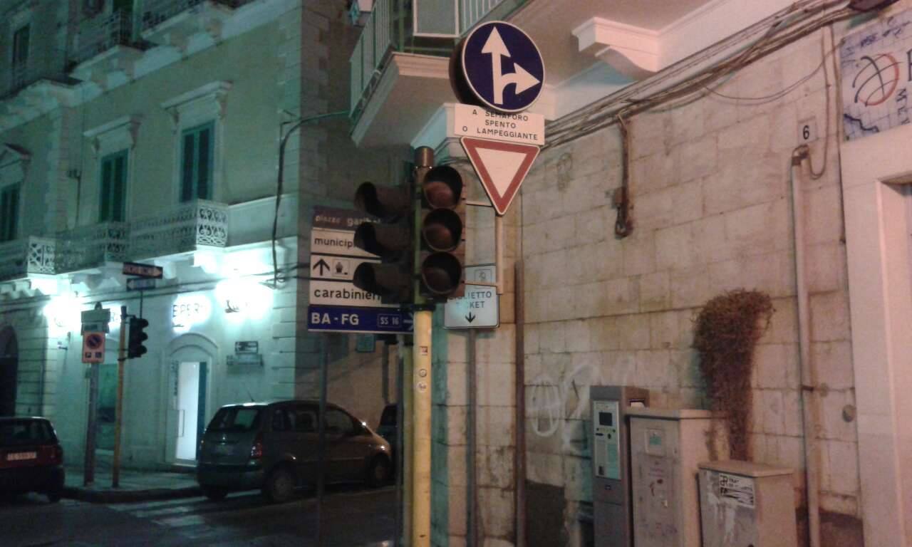 MOLFETTA CITT DEI SEMAFORI SPENTI: LENTEZZA BUROCRATICA O NEGLIGENZA AMMINISTRATIVA?