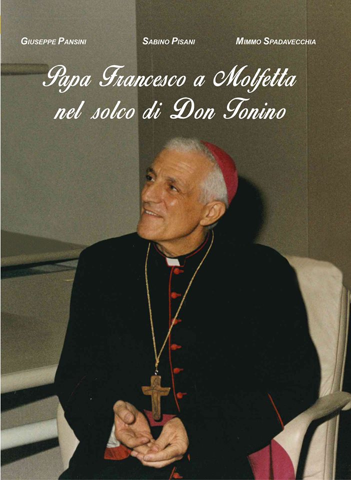 IL VOLUME SU PAPA FRANCESCO E DON TONINO DISTRIBUITO ANCHE AGLI EMIGRATI