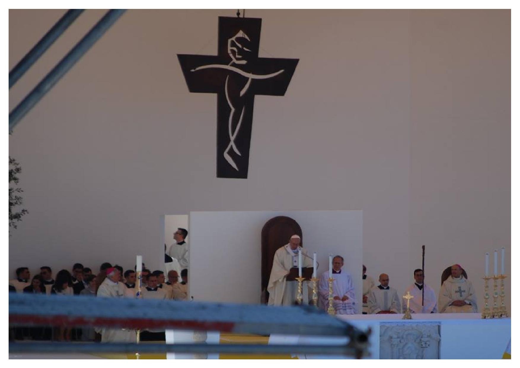 PAPA FRANCESCO A MOLFETTA: UN GIORNATA STORICA