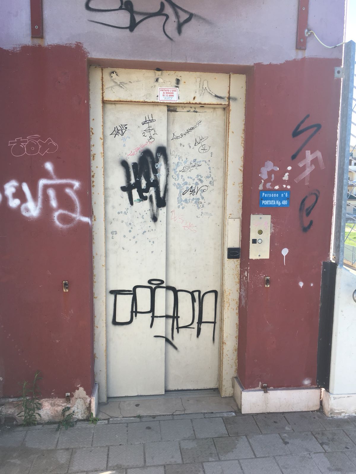 GLI ASCENSORI DEL COMUNE DI VIA BALICE E SAMARELLI PER UN ANNO ALLA MTM