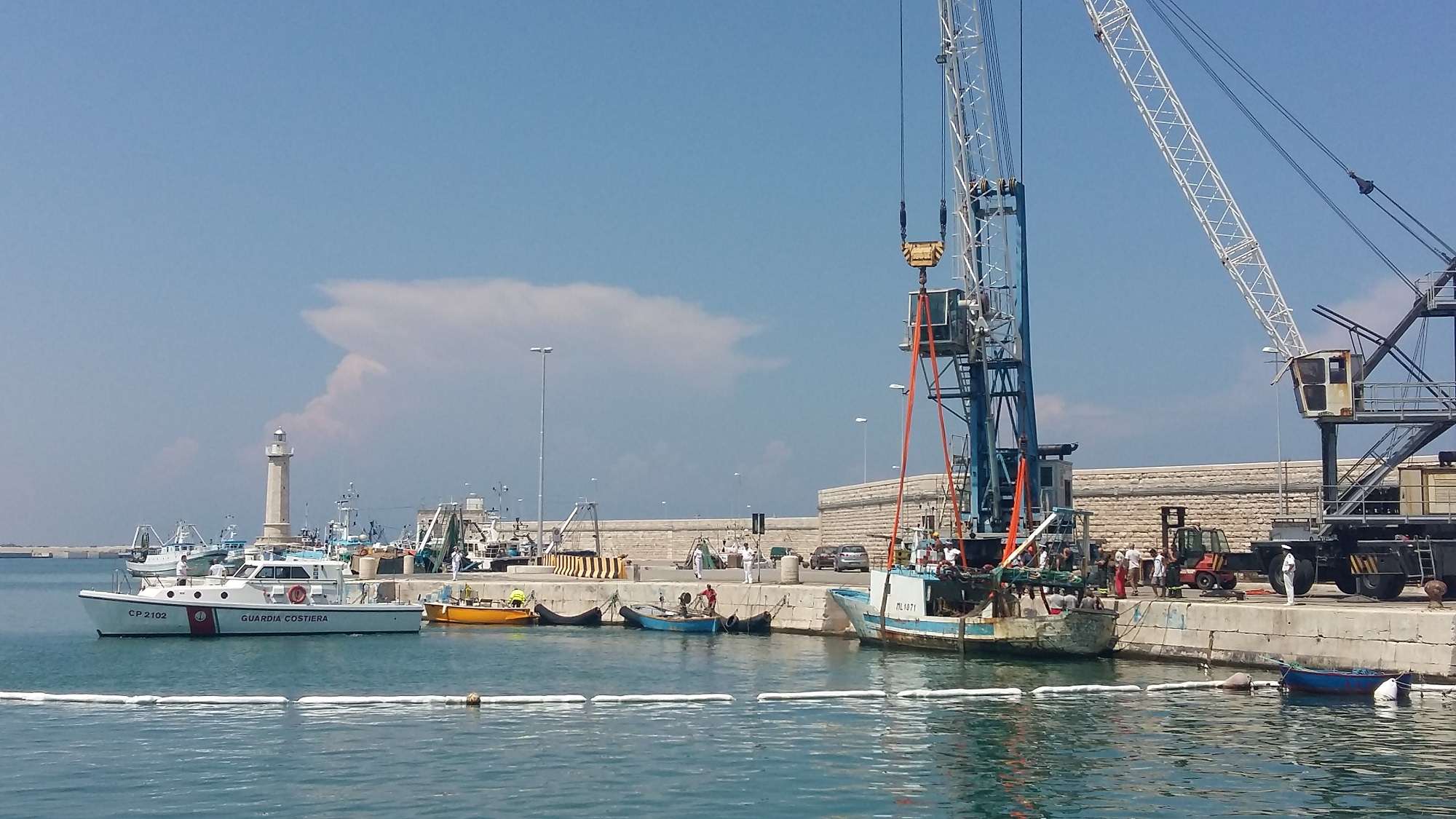 MARE IN BURRASCA E PORTO NON SICURO: 