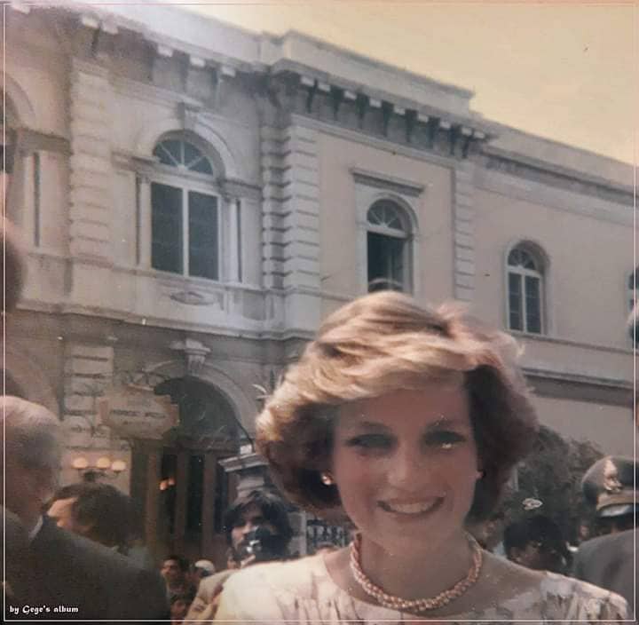 2 MAGGIO 1985 LADY DIANA E IL PRINCIPE CARLO A MOLFETTA IN VISITA ALL'ISTITUTO APICELLA