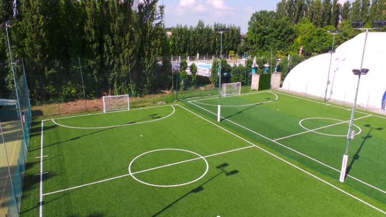 I LAVORI DI RIQUALIFICAZIONE DELLIMPIANTO SPORTIVO MADONNA DEI MARTIRI SARANNO ESEGUITI DALLA 2GI SRL DI PESCHICI