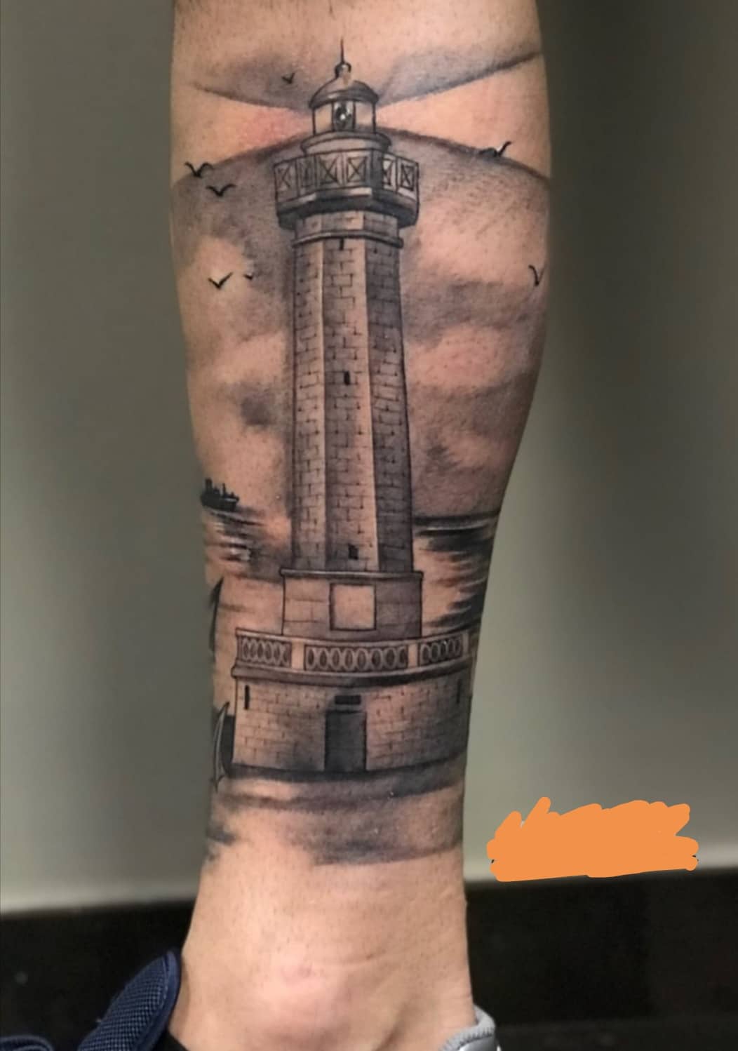 IL FARO DI MOLFETTA DIVENTA UN TATUAGGIO PER UN MOLFETTESE LONTANO DALLA SUA TERRA