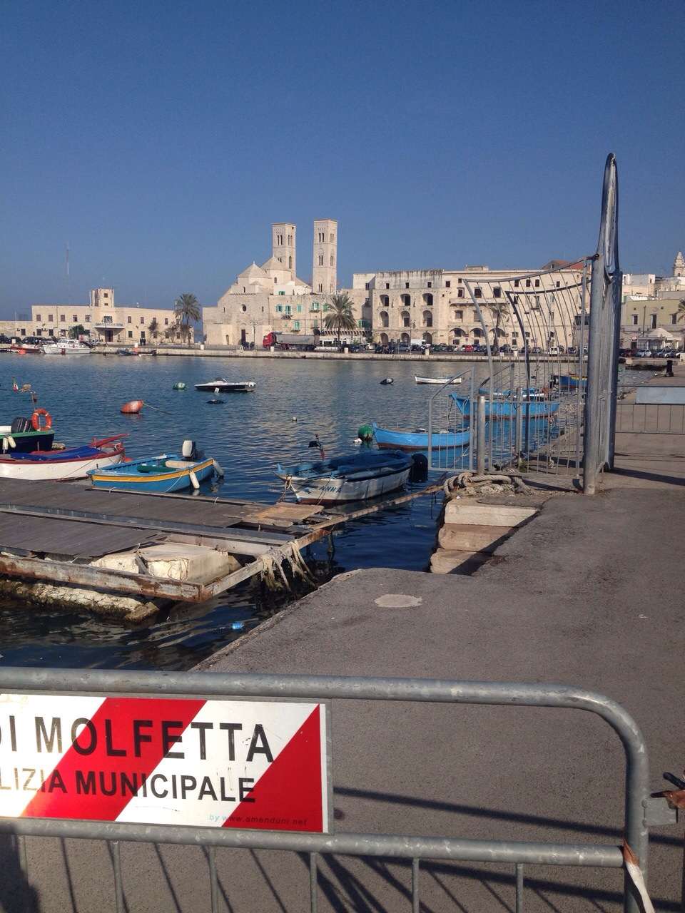 PONTILI TURISTICI, LAVORI IN CORSO FINALMENTE ANCHE SE RESTA IL NODO DELLA GESTIONE DEGLI STESSI