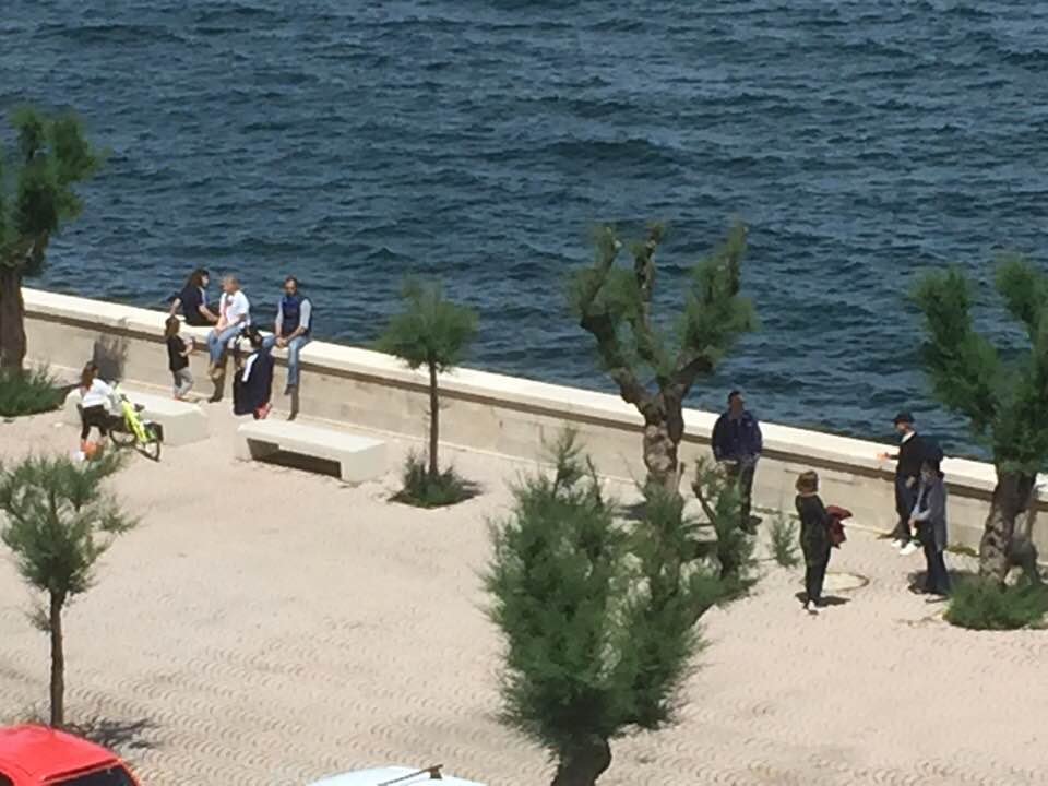 TRAGEDIA SFIORATA A MOLFETTA PER UN VENTENNE RECUPERATO IN MARE DALLA GUARDIA COSTIERA