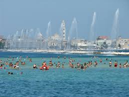 TURISMO, IL MARE DI BARI E FOGGIA DAVANTI A SALENTO E VALLE DITRIA