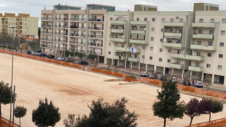 IL CIRCO A MOLFETTA NELL'AREA MERCATALE; POLEMICHE DI TANTI ALLA DECISIONE DI SPOSTARLO DA VIALE CROCIATI