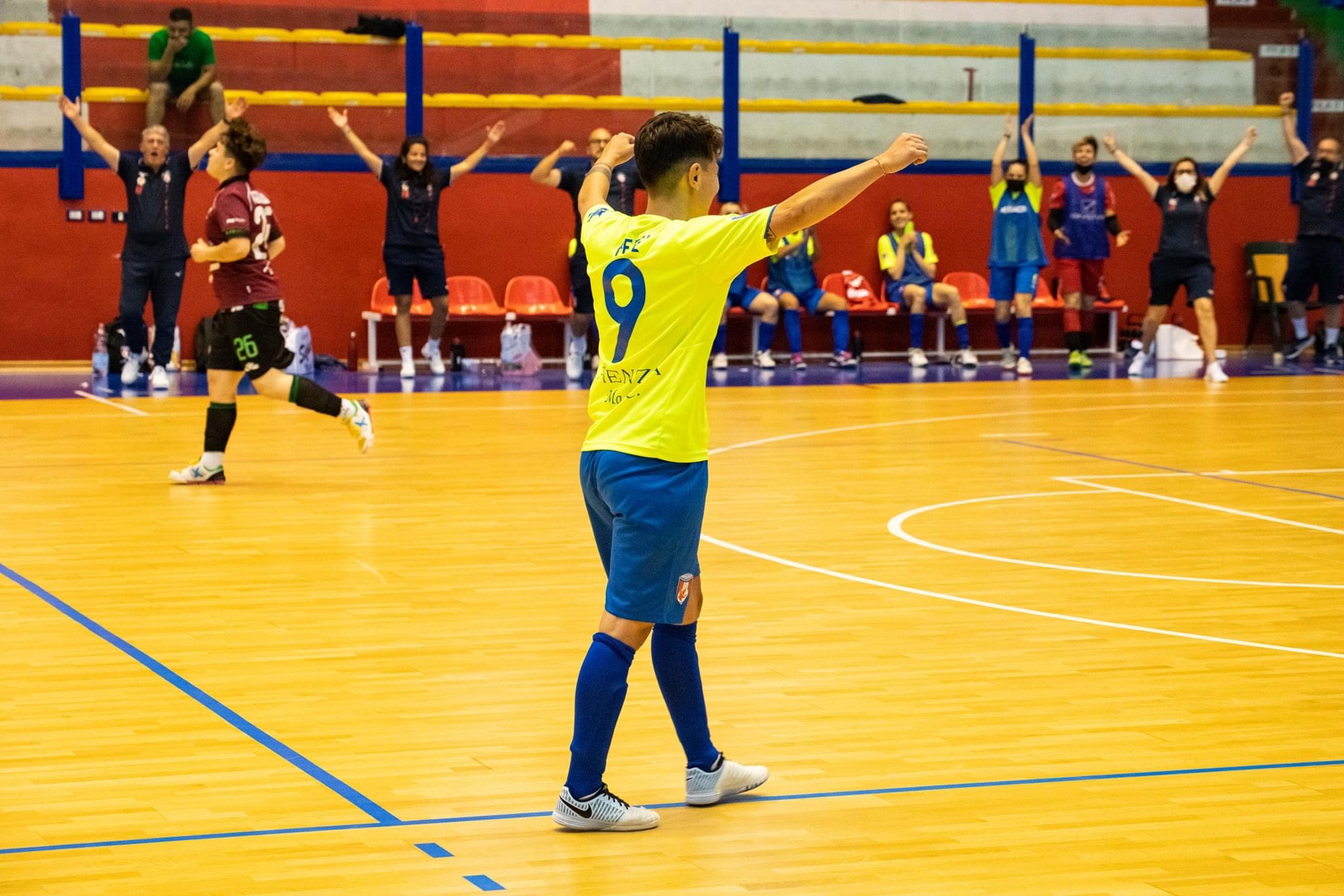 SI DISPUTA DOMENICA 23 MAGGIO AL PALAPOLI LA GARA DI ANDATA DELLA SEMIFINALE PLAY-OFF TRA FEMMINILE MOLFETTA E VIS FONDI