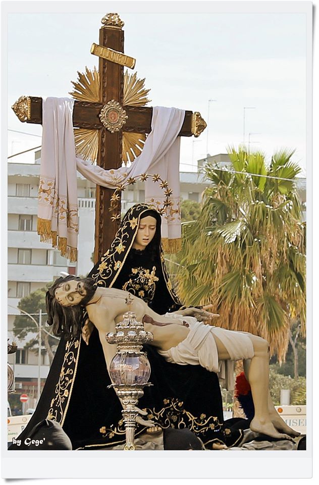 OGGI 19 APRILE E' SABATO SANTO CON LA PROCESSIONE DELLE SETTE STATUE E DELLA PIETA'