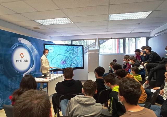 AL POLITECNICO DI BARI SI  TENUTO IL MODULO EDUCATIVO POP-UP NEWTON ROOM. HANNO PARTECIPATO ALCUNI STUDENTI DELLI.I.S.S. GALILEO FERRARIS DI MOLFETTA