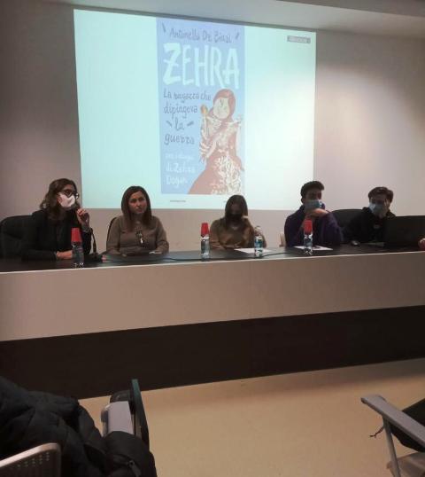 LA GIORNALISTA ANTONELLA DE BIASI HA INCONTRATO IL CIRCOLO DEI LETTORI DELLI.I.S.S. GALILEO FERRARIS DI MOLFETTA