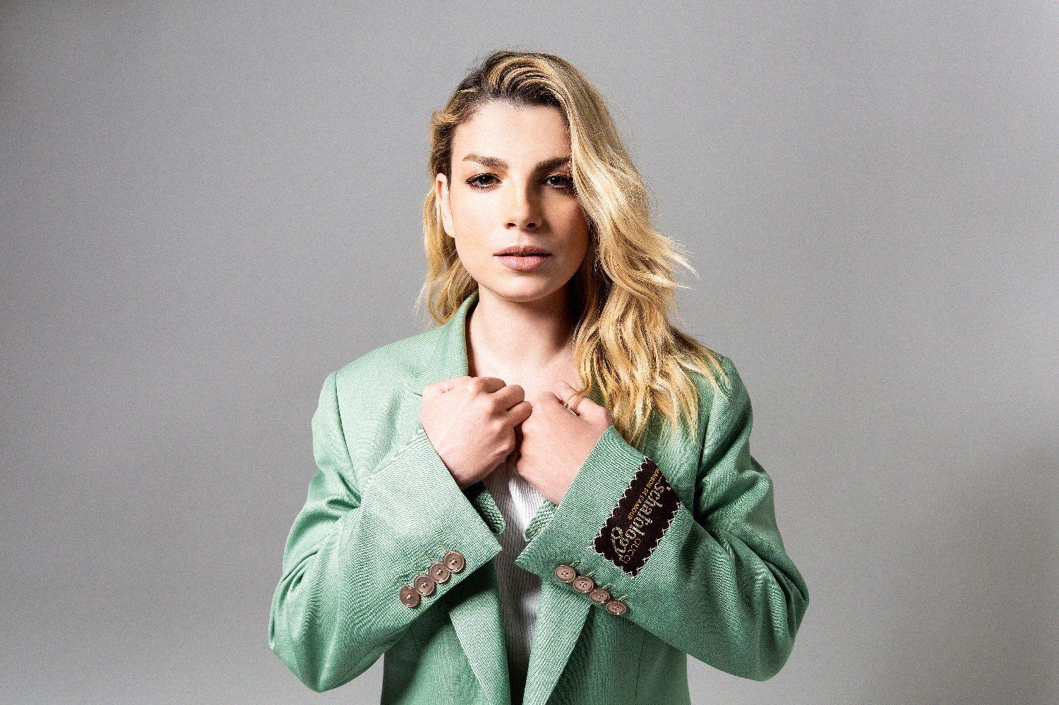 TUTTI PAZZI PER EMMA MARRONE A MOLFETTA OSPITE DI DOGANA RESORT SUL PORTO