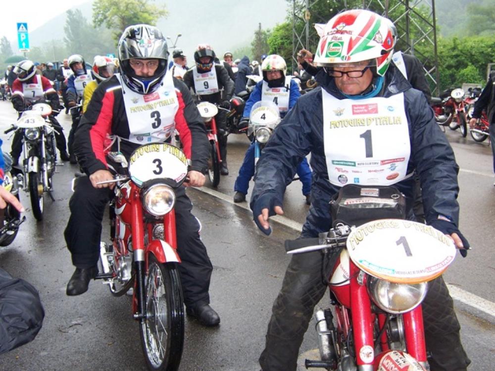 OGGI PASSAGGIO DA MOLFETTA DEL MOTOGIRO D'ITALIA PER LA TAPPA VIESTE- POLIGNANO A MARE