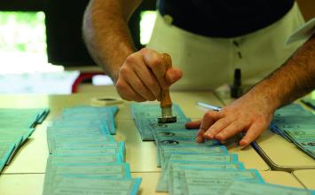 PERCHE' CI SONO LE ELEZIONI EUROPEE? UN SONDAGGIO DICE CHE IN TANTI NON ANDRANNO ALLE URNE E NON SANNO CHE CI SONO LE ELEZIONI