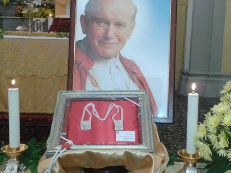 LUMINARIE, PROCESSIONE E LO SCAPOLARE DI SAN GIOVANNI PAOLO SECONDO A MOLFETTA PER LA MADONNA DEL CARMINE