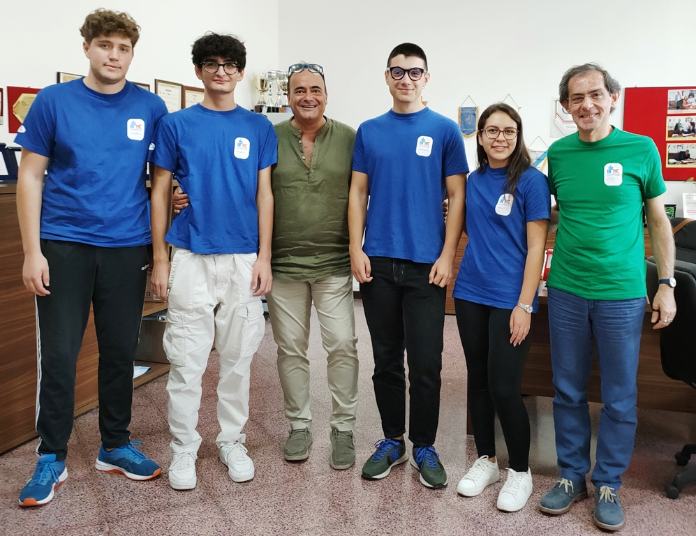 DUE MEDAGLIE D'ARGENTO PER DUE STUDENTI DELLI.I.S.S. GALILEO FERRARIS DI MOLFETTA ALLE OLIMPIADI DI INFORMATICA 2022 