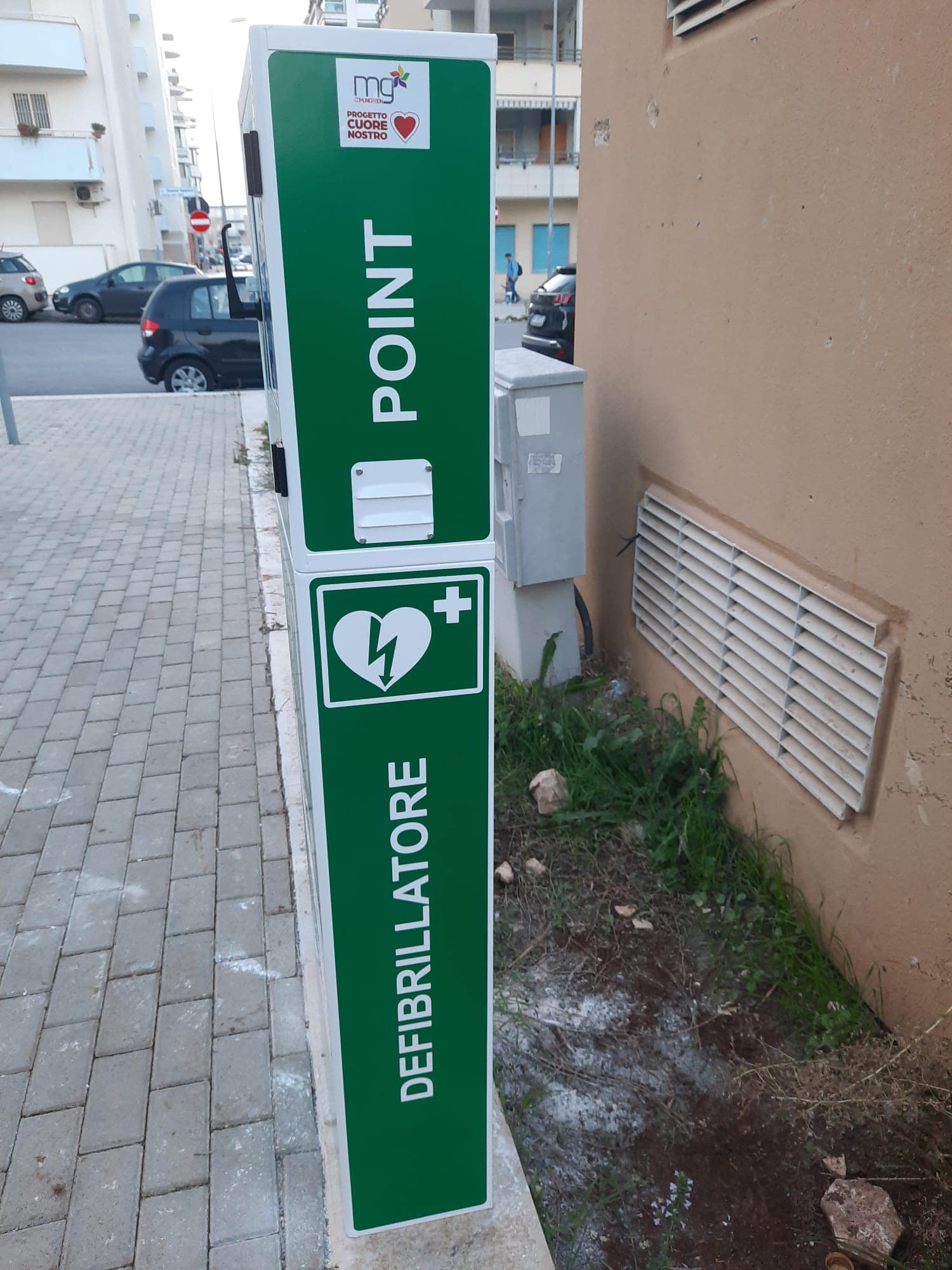 INSTALLATO UN DEFIBRILLATORE SEMIAUTOMATICO ESTERNO IN VIA LUIGI MASSARI NEI PRESSI DI VIA SPADOLINI E DEL PARCO GIOCHI