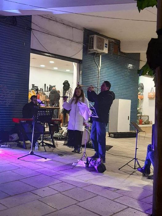 SANTA ALLEGREZZA PER LE STRADE DI MOLFETTA CON UNA FORMAZIONE DI DOCENTI DELLA SCUOLA DVORAK