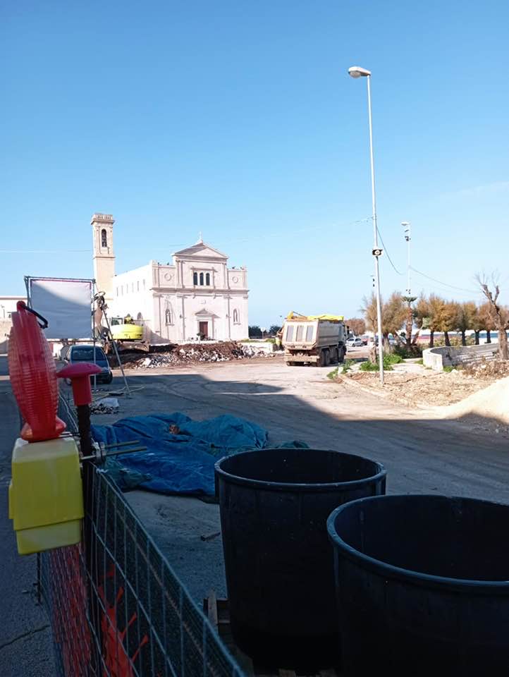 LA NUOVA PIAZZA DELLA BASILICA DELLA MADONNA DEI MARTIRI IN FASE DI REALIZZAZIONE