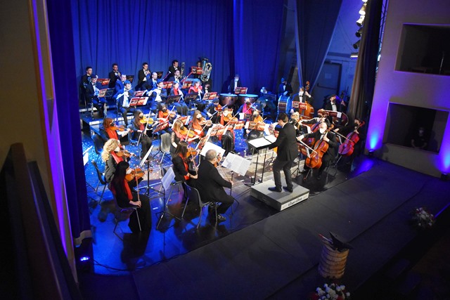 DOMENICA 8 GENNAIO A MOLFETTA CONCERTO EMOZIONI IN SINFONIA: THE END!
