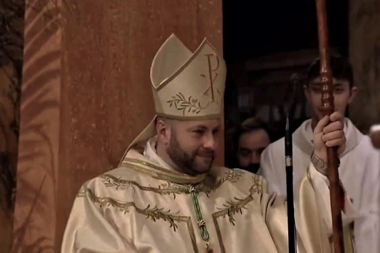 MONS. VITO PICCINONNA E' IL NUOVO VESCOVO DI RIETI: INTERVISTA AL MESSAGGERO: MI PIACE LA CANZONE MERAVIGLIOSO