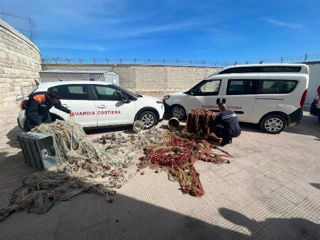 CONTINUA LA LOTTA CONTRO LA PESCA ABUSIVA. OPERAZIONE DELLA GUARDIA COSTIERA DI MOLFETTA DURANTE LE FESTIVIT PASQUALI