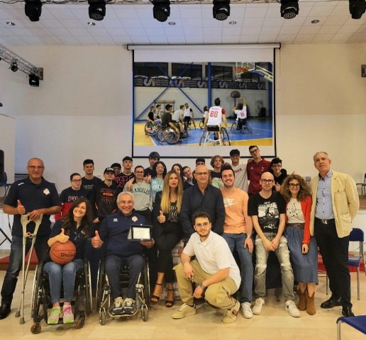 AL CONCORSO NAZIONALE TEAM 4 PEACE PRIMO POSTO PER IL VIDEO RI-ANNODATI DALLO SPORT REALIZZATO DA UN GRUPPO DI STUDENTI DELLI.I.S.S. MONS. BELLO DI MOLFETTA