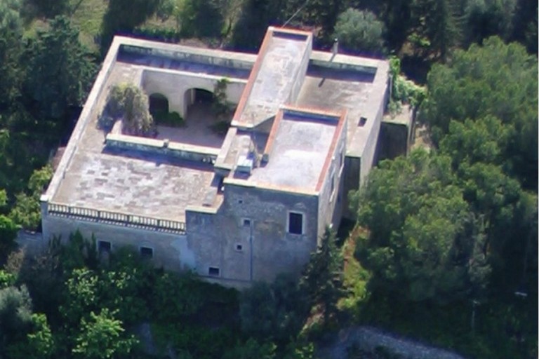 ANCORA L'ALBERO E' A TERRA NELL'EX CONVENTO DEL PULO. NELLA DOLINA POI ALMENO TRE ALBERI ABBATTUTI DAL VENTO